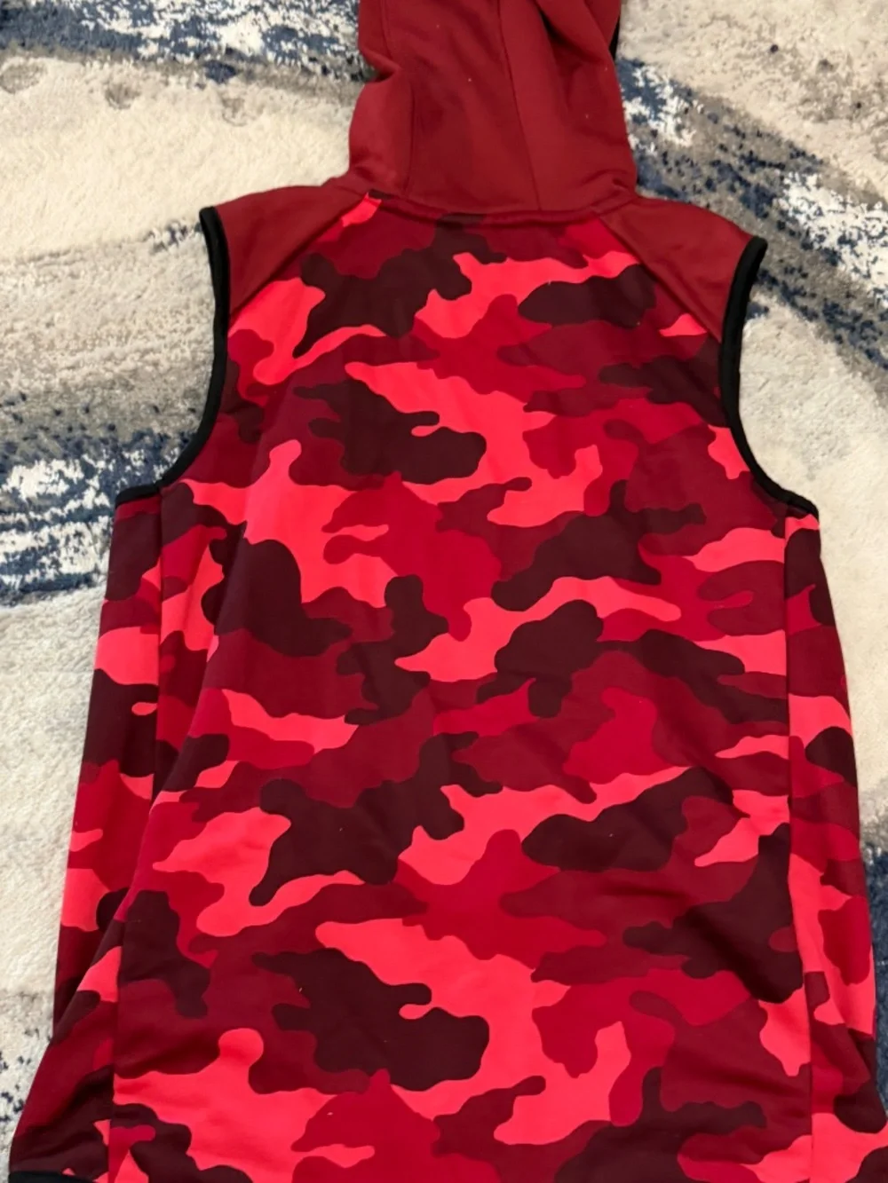 Old Navy Active Red Camo Sleeveless Hoodie